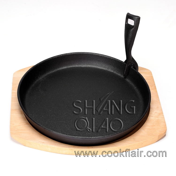 Round Cast Iron Steak Sizzling Plate with Wood Handle